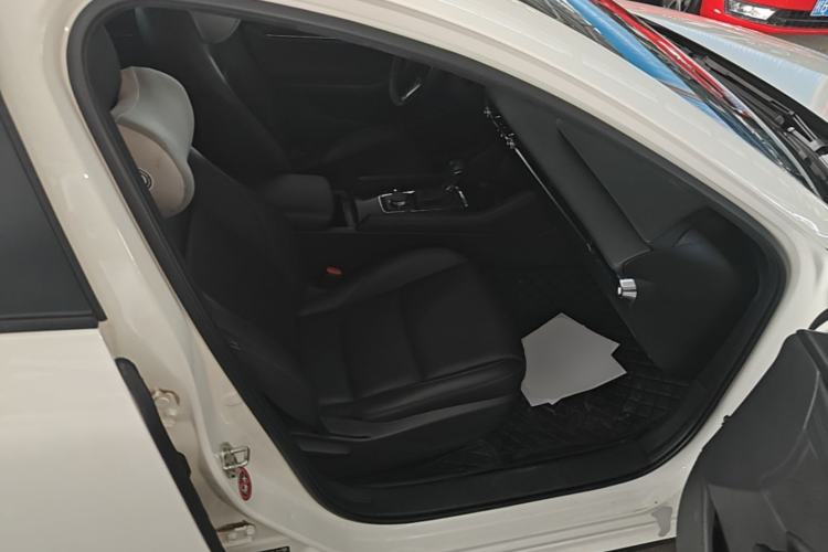Used Mazda 3 Axela 2023 2.0L Automatic Zhiya Edition Right Front Seat