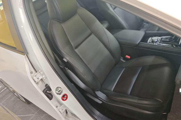Used Mazda 3 Axela 2023 2.0L Automatic ZhiZhen Edition Right Front Seat