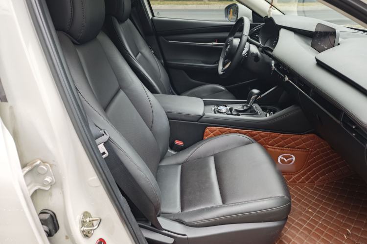 Used Mazda 3 Axela 2023 2.0L Automatic ZhiZhen Edition Right Front Seat