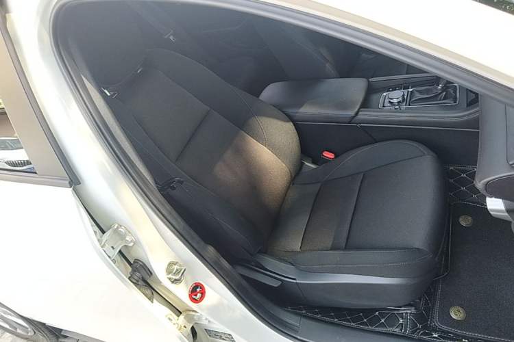 Used Mazda 3 Axela 2023 2.0L Automatic Zhiqing Edition Right Front Seat
