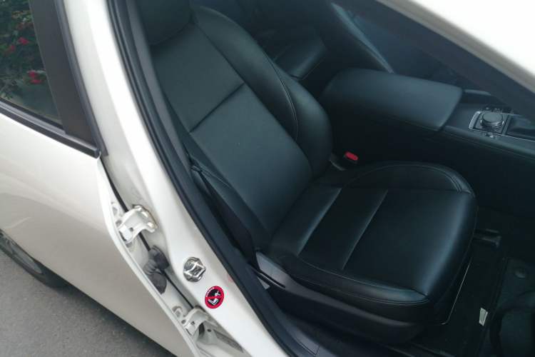 Used Mazda 3 Axela 2023 2.0L Automatic Zhiqing Edition Right Front Seat