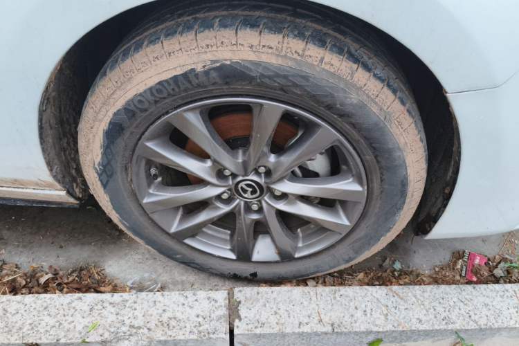 Used Mazda 3 Axela 2023 2.0L Automatic Zhiqing Edition Right Front Wheel Hub