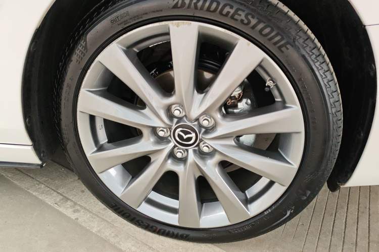 Used Mazda 3 Axela 2023 2.0L Automatic Zhiqing Edition Right Front Wheel Hub