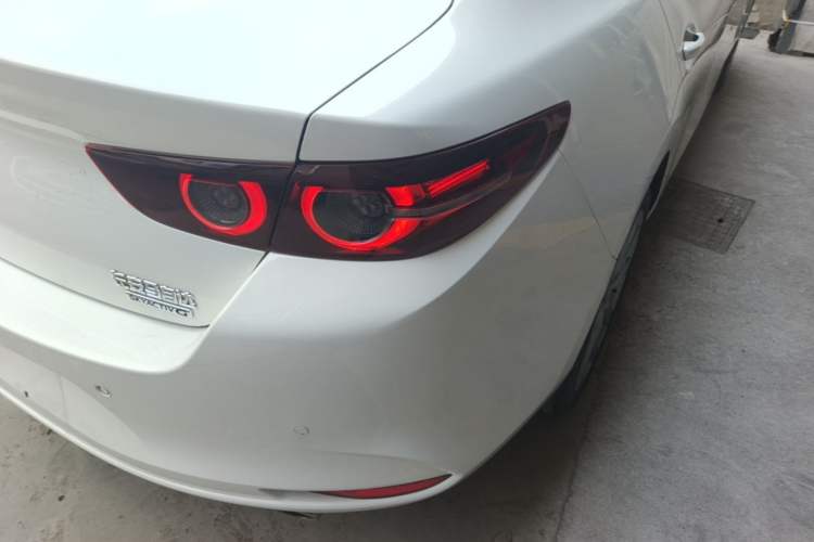 Used Mazda 3 Axela 2023 2.0L Automatic ZhiZhen Edition Right Rear Taillight
