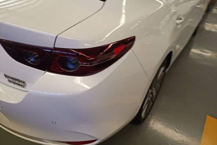 Used Mazda 3 Axela 2023 2.0L Automatic Zhiya Edition Right Rear Taillight