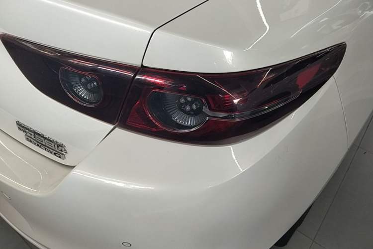 Used Mazda 3 Axela 2023 2.0L Automatic Zhiya Edition Right Rear Taillight