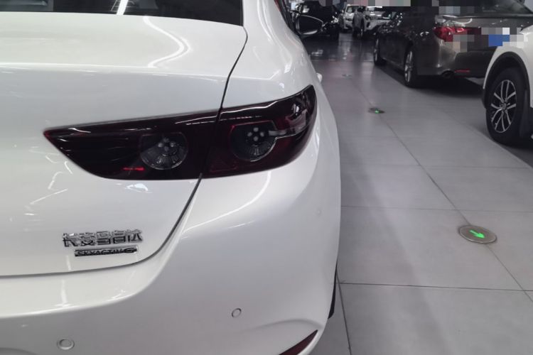 Used Mazda 3 Axela 2023 2.0L Automatic Zhiqing Edition Right Rear Taillight