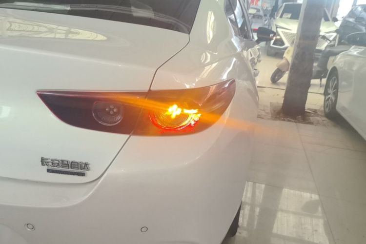 Used Mazda 3 Axela 2023 2.0L Automatic ZhiXuan Edition Right Rear Taillight