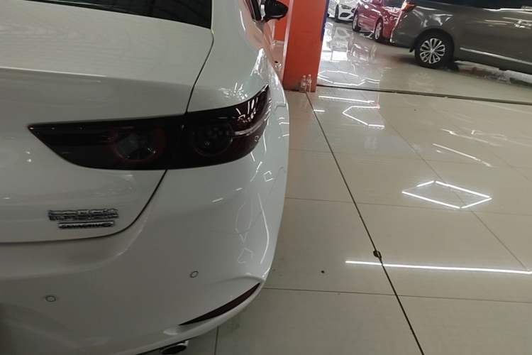 Used Mazda 3 Axela 2023 2.0L Automatic ZhiZhen Edition Right Rear Taillight