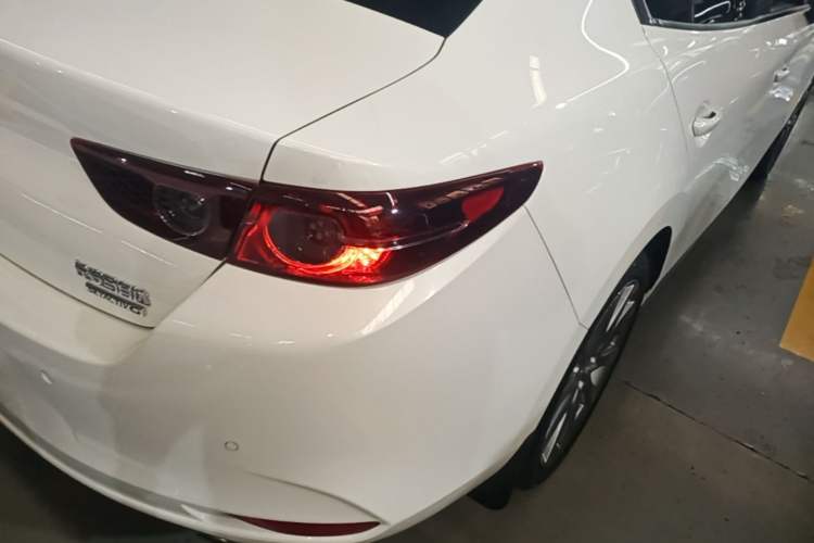 Used Mazda 3 Axela 2023 2.0L Automatic Zhiya Edition Right Rear Taillight