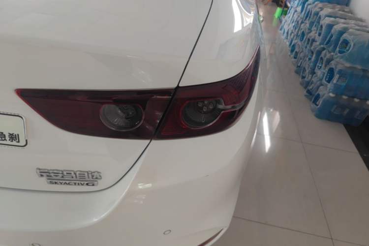 Used Mazda 3 Axela 2023 2.0L Automatic ZhiXuan Edition Right Rear Taillight