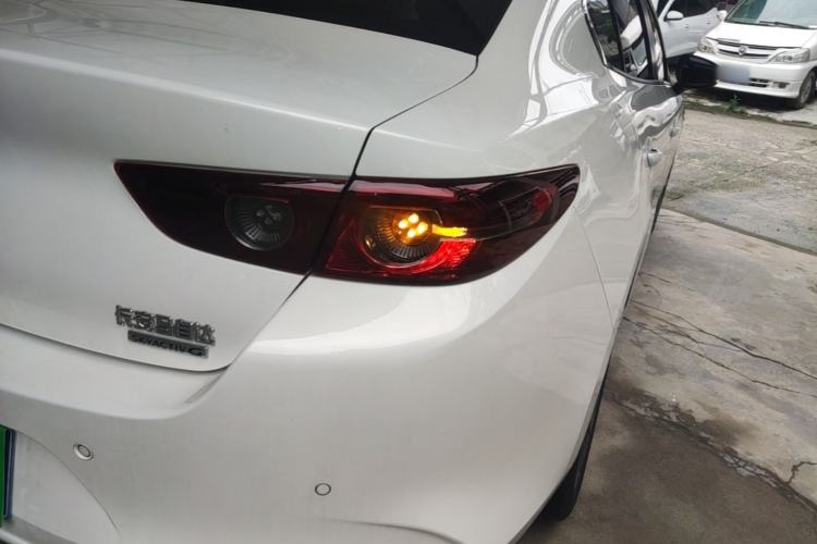 Used Mazda 3 Axela 2023 2.0L Automatic ZhiXuan Edition Right Rear Taillight