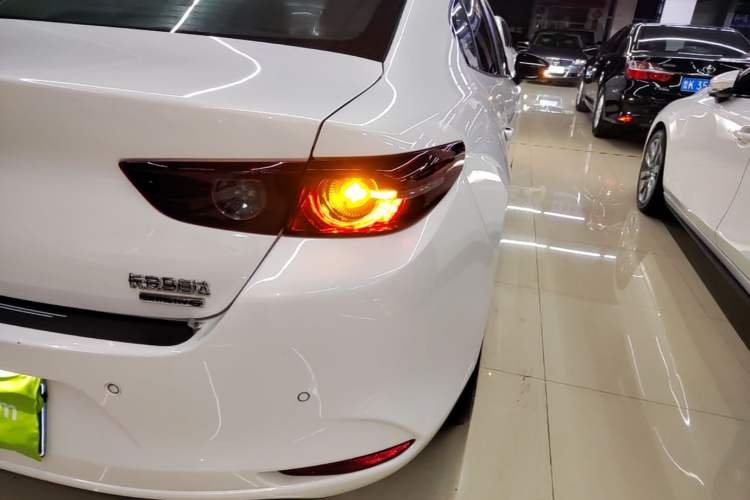 Used Mazda 3 Axela 2023 2.0L Automatic Zhiya Edition Right Rear Taillight