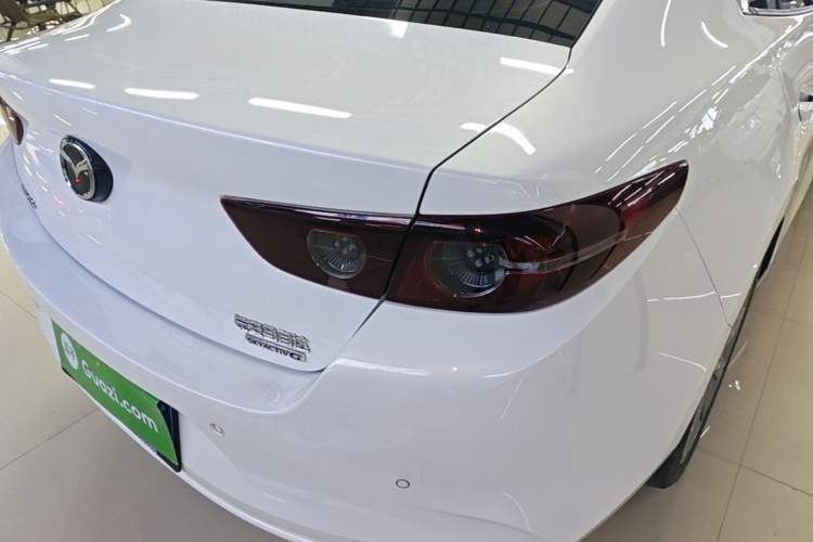 Used Mazda 3 Axela 2023 2.0L Automatic ZhiXuan Edition Right Rear Taillight