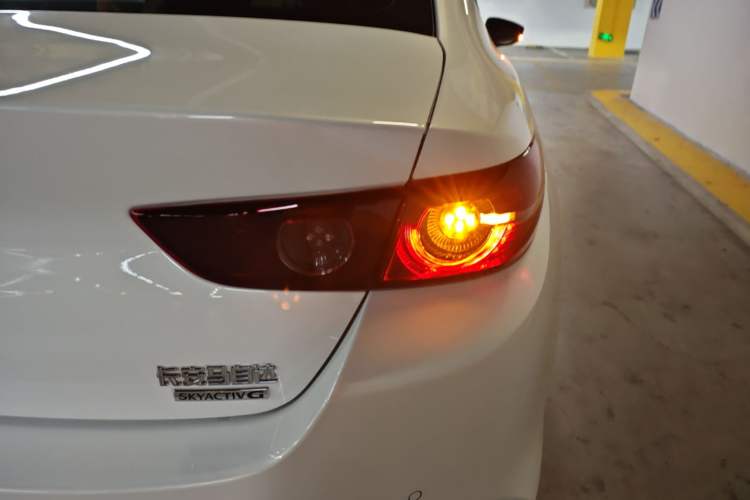 Used Mazda 3 Axela 2023 2.0L Automatic Zhiya Edition Right Rear Taillight