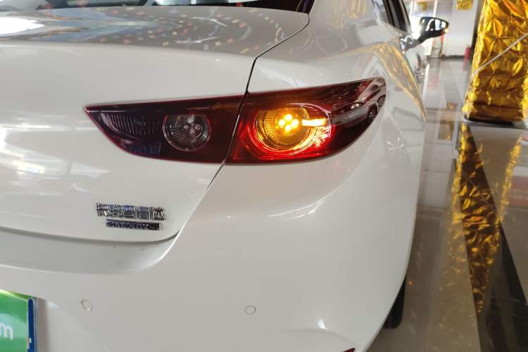 Used Mazda 3 Axela 2023 2.0L Automatic ZhiXuan Edition Right Rear Taillight