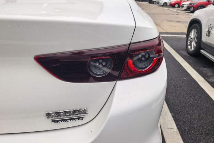 Used Mazda 3 Axela 2023 2.0L Automatic Zhiqing Edition Right Rear Taillight