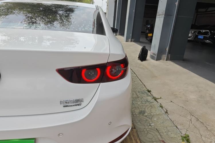Used Mazda 3 Axela 2023 2.0L Automatic ZhiZhen Edition Right Rear Taillight