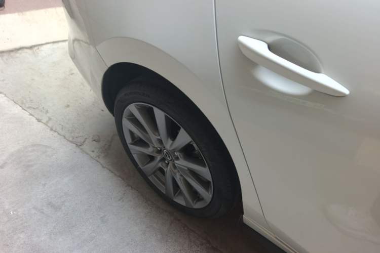 Used Mazda 3 Axela 2023 2.0L Automatic ZhiZhen Edition Right Rear Wheel Hub