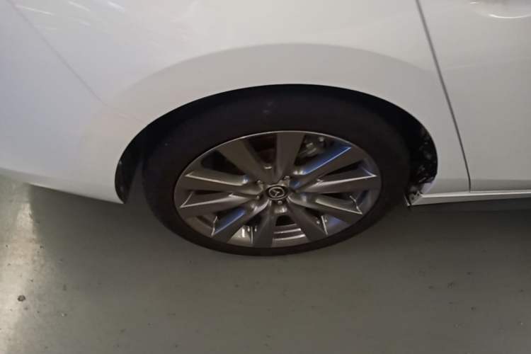 Used Mazda 3 Axela 2023 2.0L Automatic Zhiya Edition Right Rear Wheel Hub