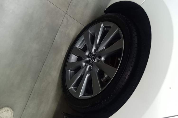Used Mazda 3 Axela 2023 2.0L Automatic ZhiZhen Edition Right Rear Wheel Hub