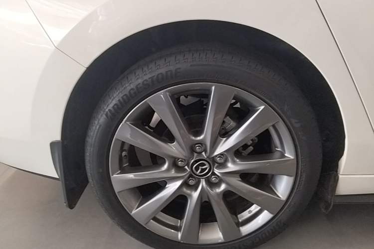 Used Mazda 3 Axela 2023 2.0L Automatic Zhiya Edition Right Rear Wheel Hub