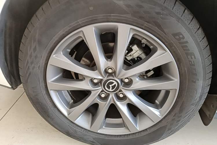 Used Mazda 3 Axela 2023 2.0L Automatic Zhiqing Edition Right Rear Wheel Hub