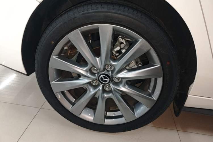 Used Mazda 3 Axela 2023 2.0L Automatic ZhiZhen Edition Right Rear Wheel Hub