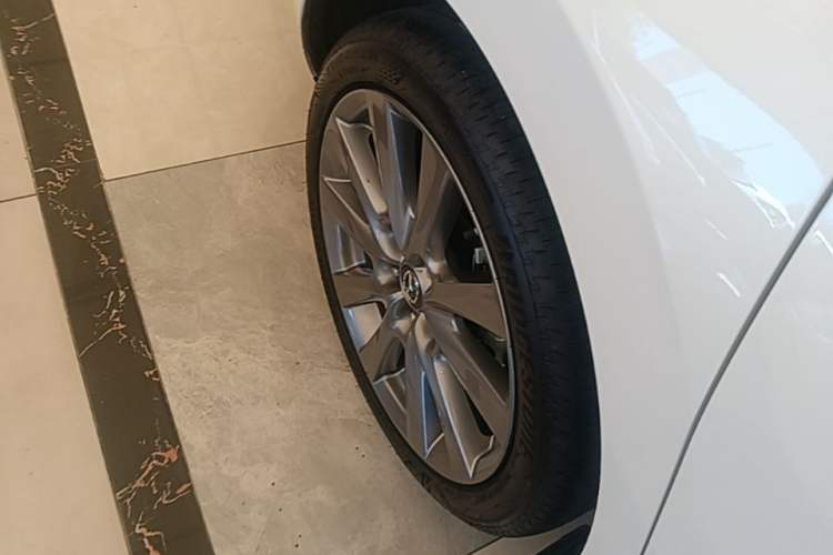 Used Mazda 3 Axela 2023 2.0L Automatic Zhiyao Edition Right Rear Wheel Hub