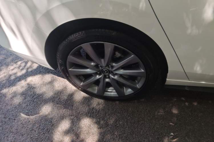 Used Mazda 3 Axela 2023 2.0L Automatic Zhiya Edition Right Rear Wheel Hub