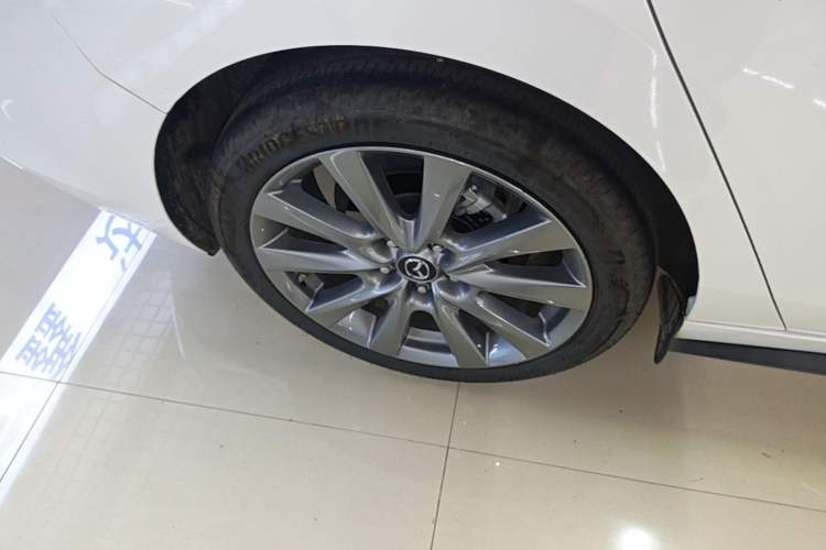 Used Mazda 3 Axela 2023 2.0L Automatic ZhiXuan Edition Right Rear Wheel Hub
