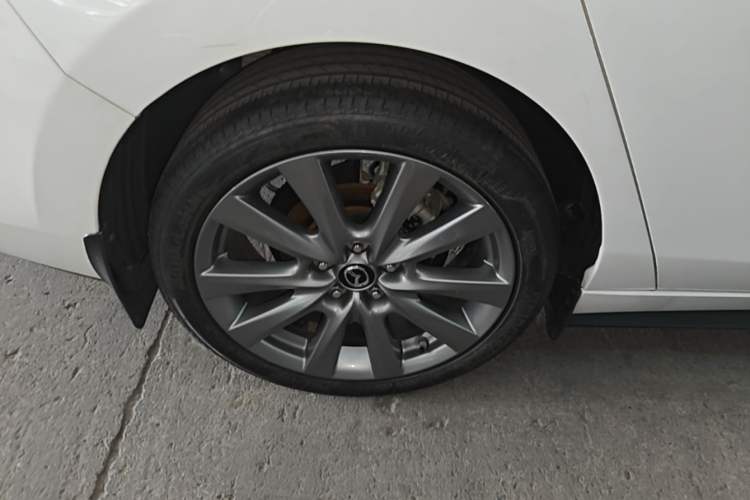 Used Mazda 3 Axela 2023 2.0L Automatic Zhiya Edition Right Rear Wheel Hub