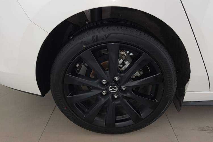 Used Mazda 3 Axela 2023 2.0L Automatic Zhiya Edition Right Rear Wheel Hub