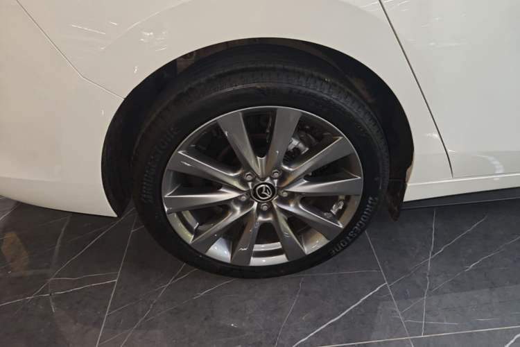 Used Mazda 3 Axela 2023 2.0L Automatic ZhiZhen Edition Right Rear Wheel Hub