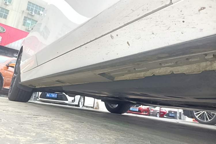 Used Mazda 3 Axela 2023 2.0L Automatic ZhiZhen Edition Right Side Sill