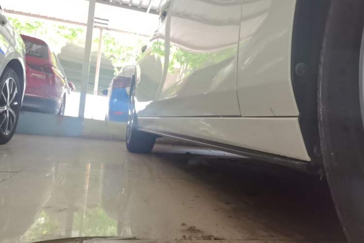 Used Mazda 3 Axela 2023 2.0L Automatic ZhiXuan Edition Right Side Sill