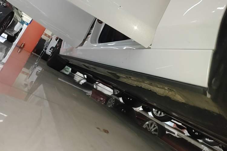 Used Mazda 3 Axela 2023 2.0L Automatic ZhiZhen Edition Right Side Sill