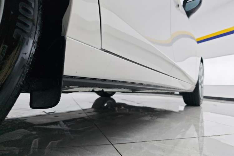 Used Mazda 3 Axela 2023 2.0L Automatic ZhiXuan Edition Right Side Sill