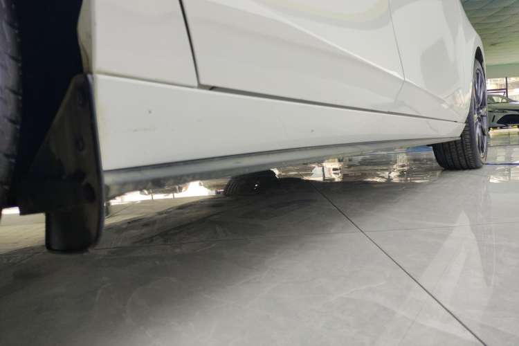 Used Mazda 3 Axela 2023 2.0L Automatic ZhiZhen Edition Right Side Sill