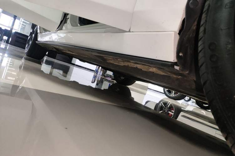 Used Mazda 3 Axela 2023 2.0L Automatic Zhiya Edition Right Side Sill