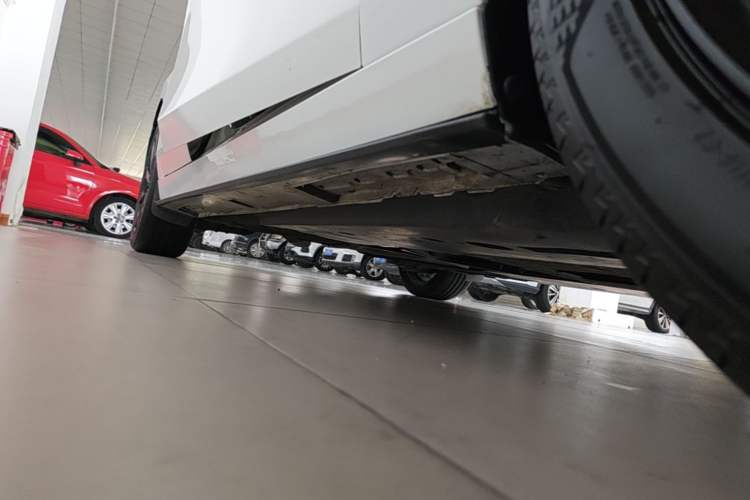Used Mazda 3 Axela 2023 2.0L Automatic Zhiya Edition Right Side Sill