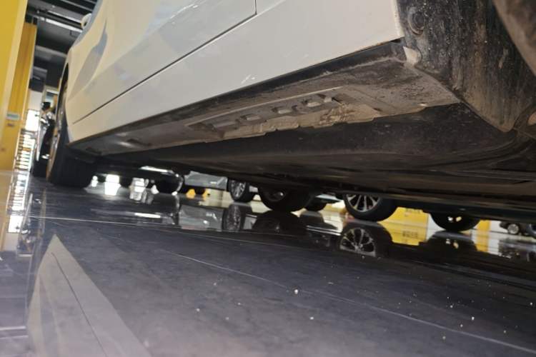 Used Mazda 3 Axela 2023 2.0L Automatic ZhiZhen Edition Right Side Sill