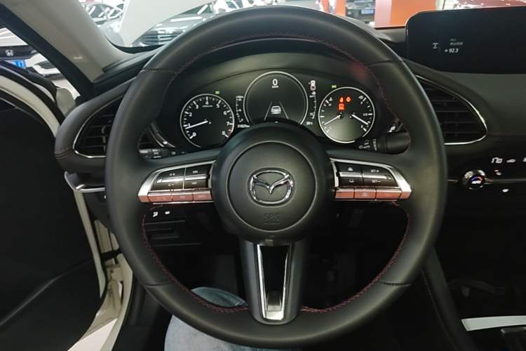 Used Mazda 3 Axela 2023 2.0L Automatic ZhiZhen Edition Steering Wheel