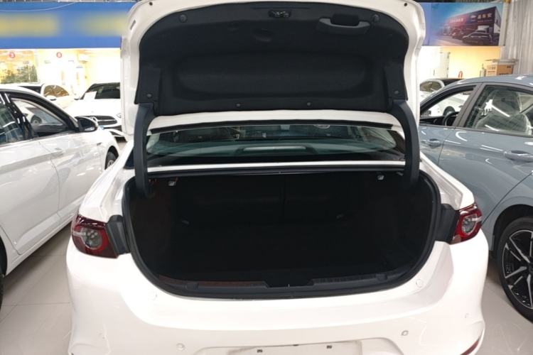 Used Mazda 3 Axela 2023 2.0L Automatic ZhiZhen Edition Trunk