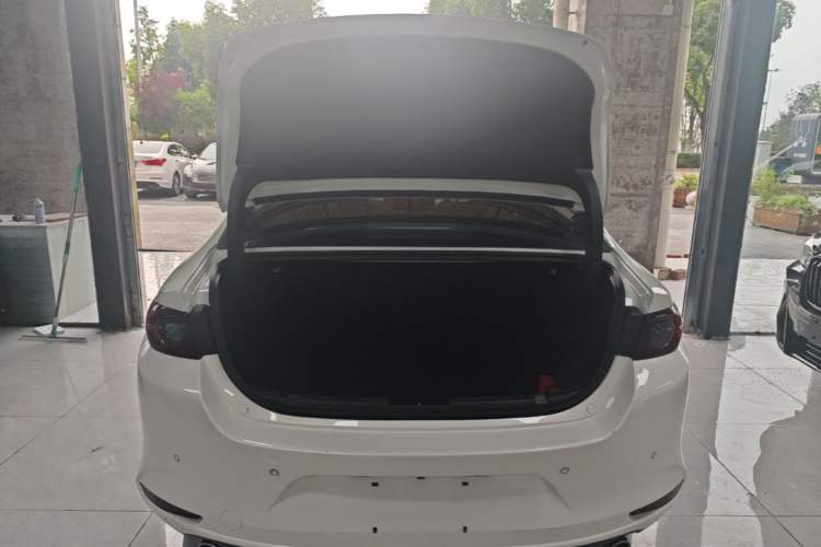 Used Mazda 3 Axela 2023 2.0L Automatic Zhiqing Edition Trunk