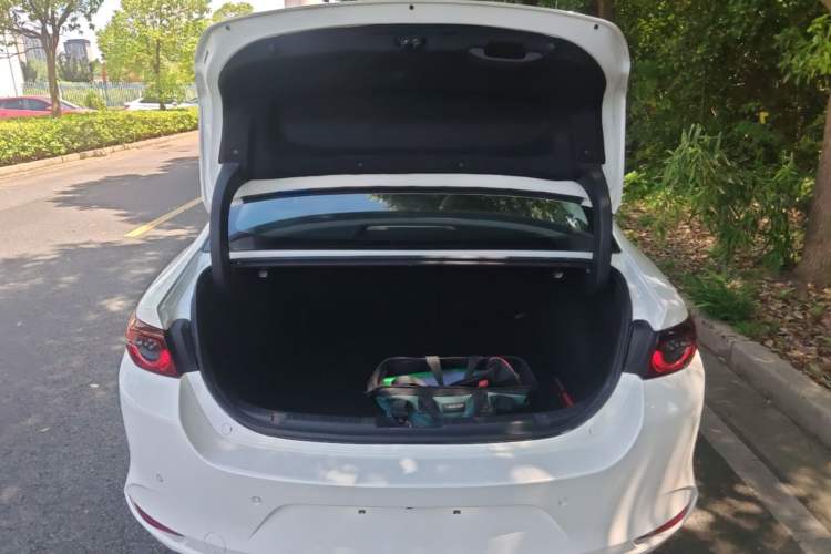 Used Mazda 3 Axela 2023 2.0L Automatic Zhiya Edition Trunk