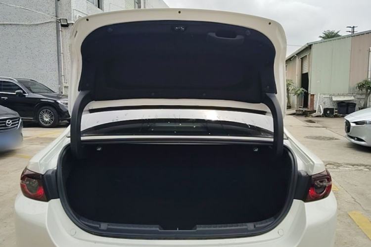 Used Mazda 3 Axela 2023 2.0L Automatic Zhiqing Edition Trunk