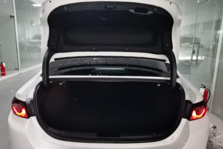 Used Mazda 3 Axela 2023 2.0L Automatic Zhiqing Edition Trunk