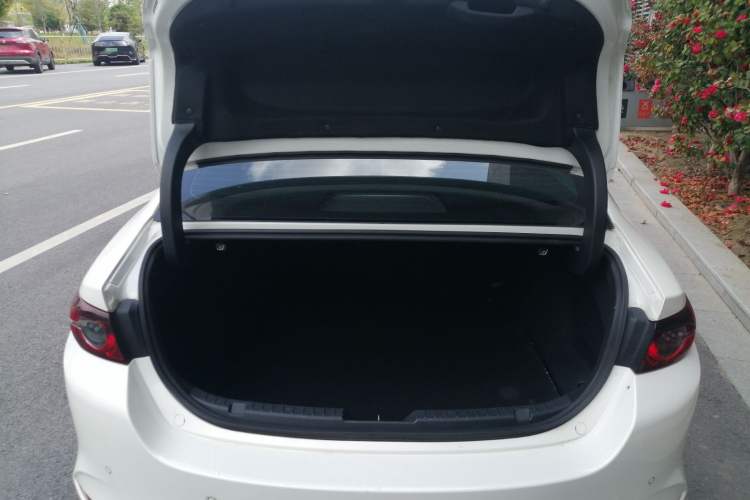Used Mazda 3 Axela 2023 2.0L Automatic Zhiqing Edition Trunk