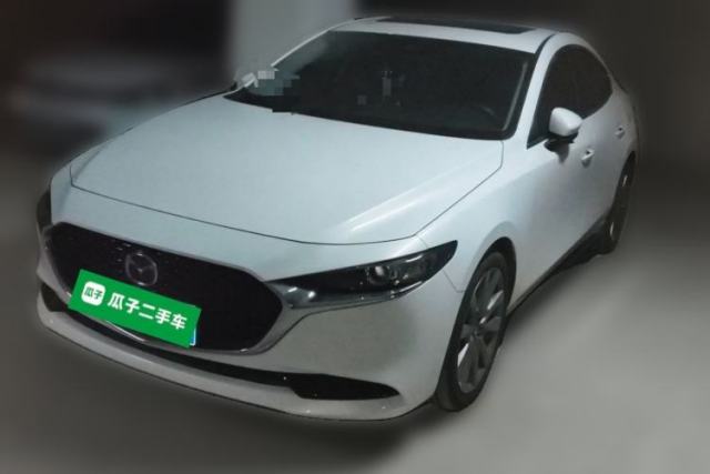 Ojetý Mazda 3 Axela 2023 2.0L Automatic Zhiya Edition